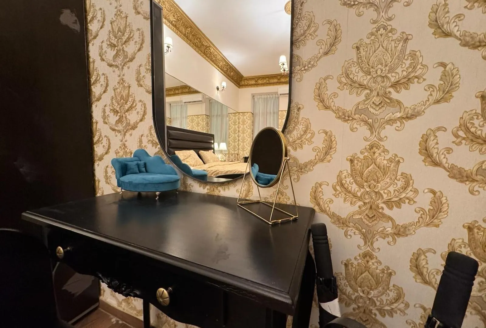 דירה בוקרשט The King Suite With Balcony View Piata Romana
